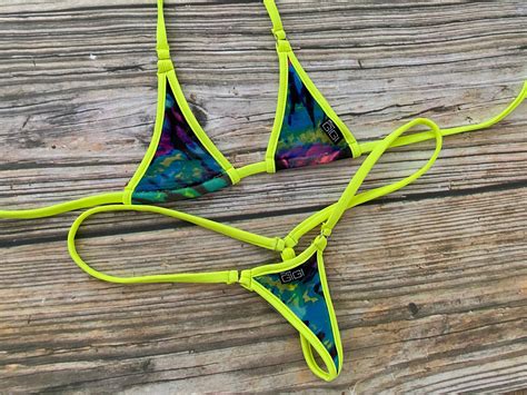 micro bikini am strand|Micro